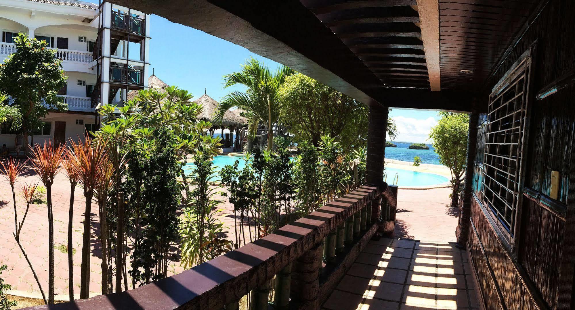 Blue Garden Resort Lapu-Lapu City Exterior photo